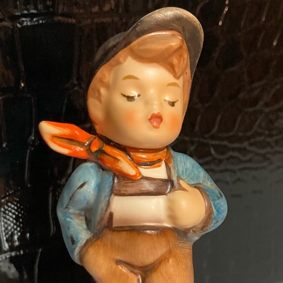 Hummel "Lucky Fellow" Figurine - Excellent Condition (No Original Box) - Picture 1 of 7